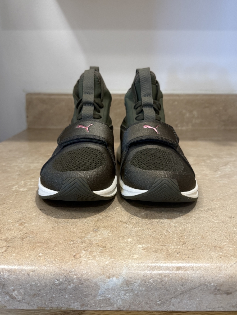 Puma Phenom Sneaker View 2